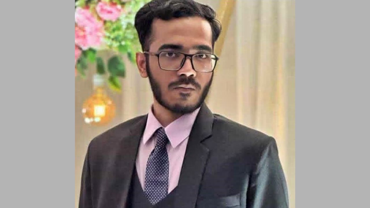 ডাকসুর নেত্রীদের ‘গৃহদাসী’ মন্তব্য করে বরখাস্ত হলেন ব্র্যাক গবেষক